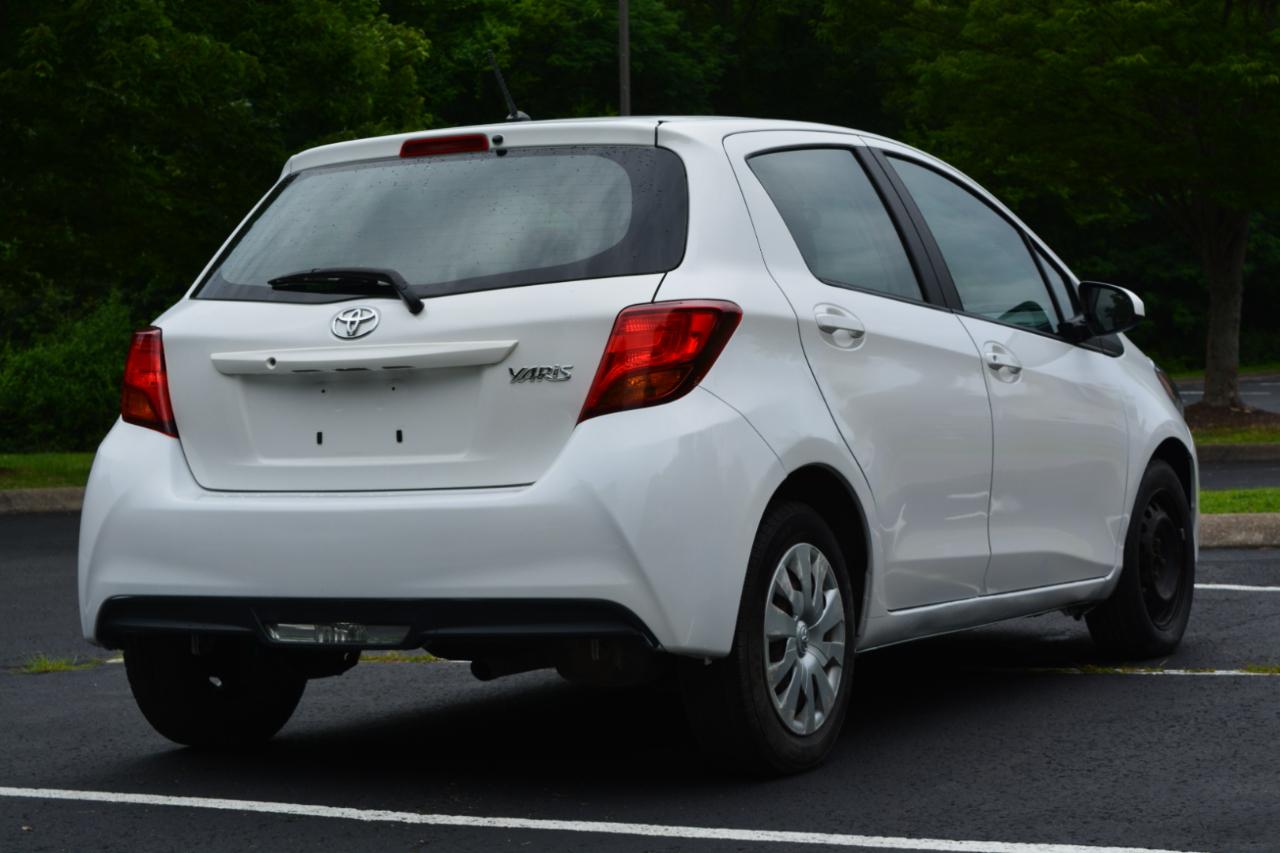 Toyota Yaris LE 5-Door AT 2016