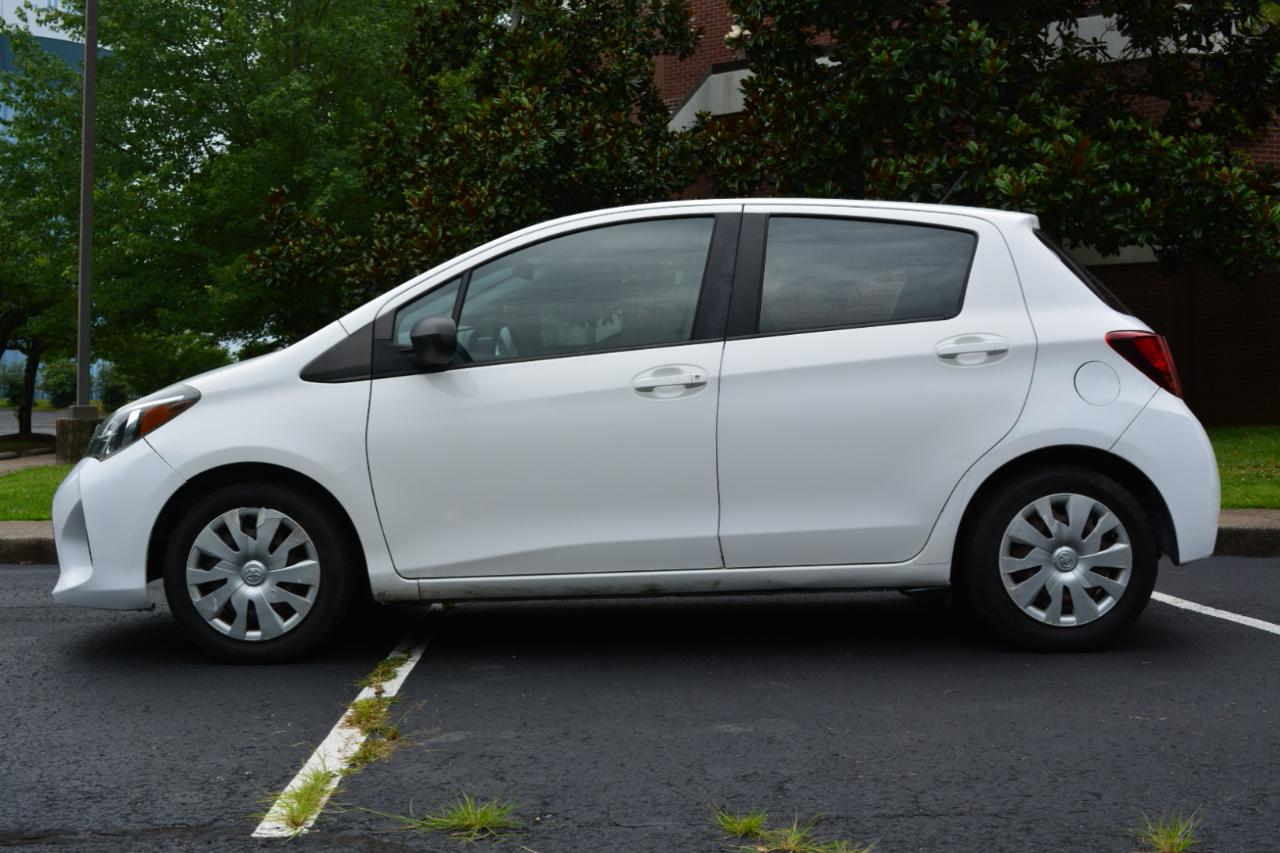 Toyota Yaris LE 5-Door AT 2016