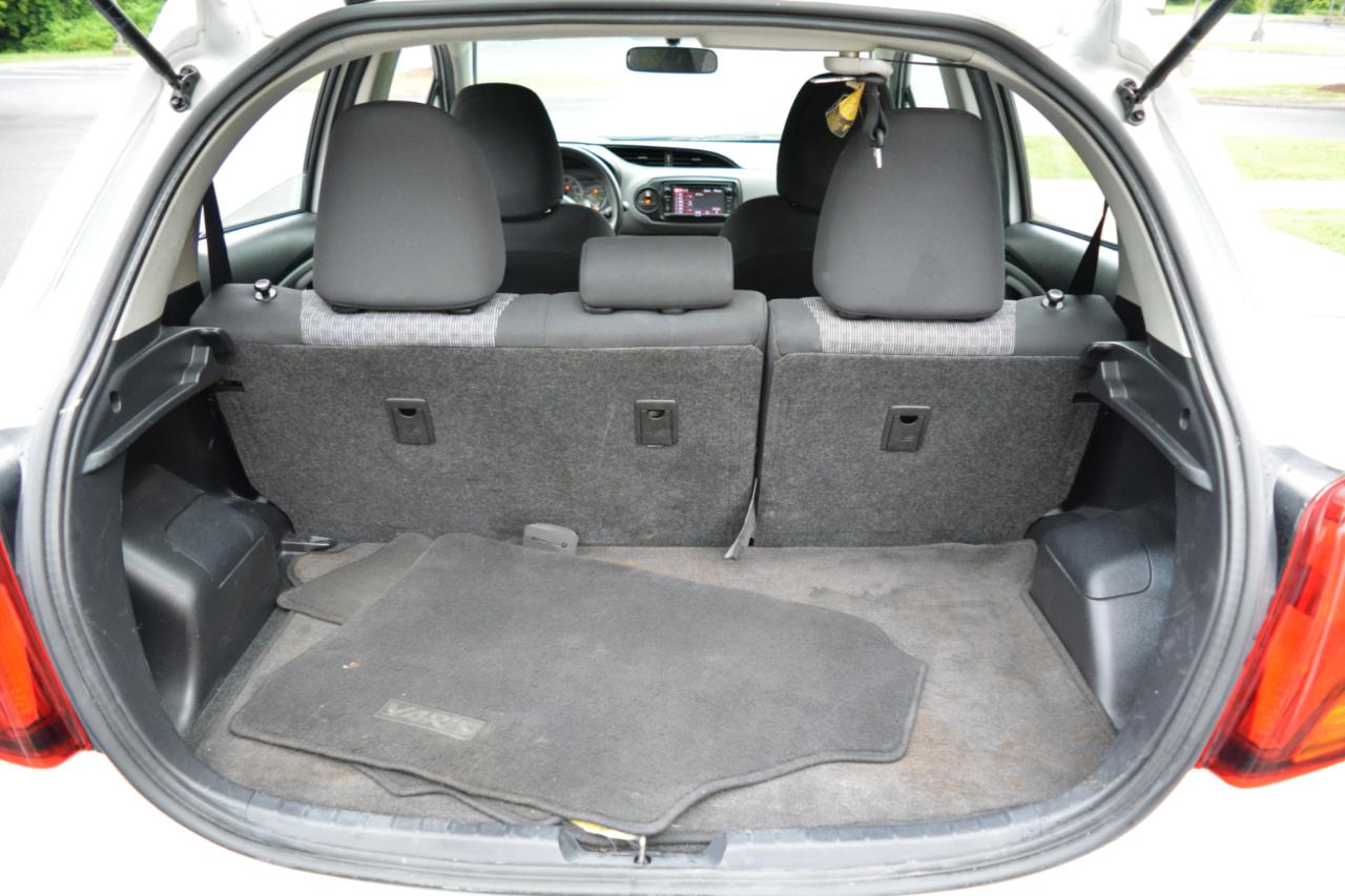 Toyota Yaris LE 5-Door AT 2016