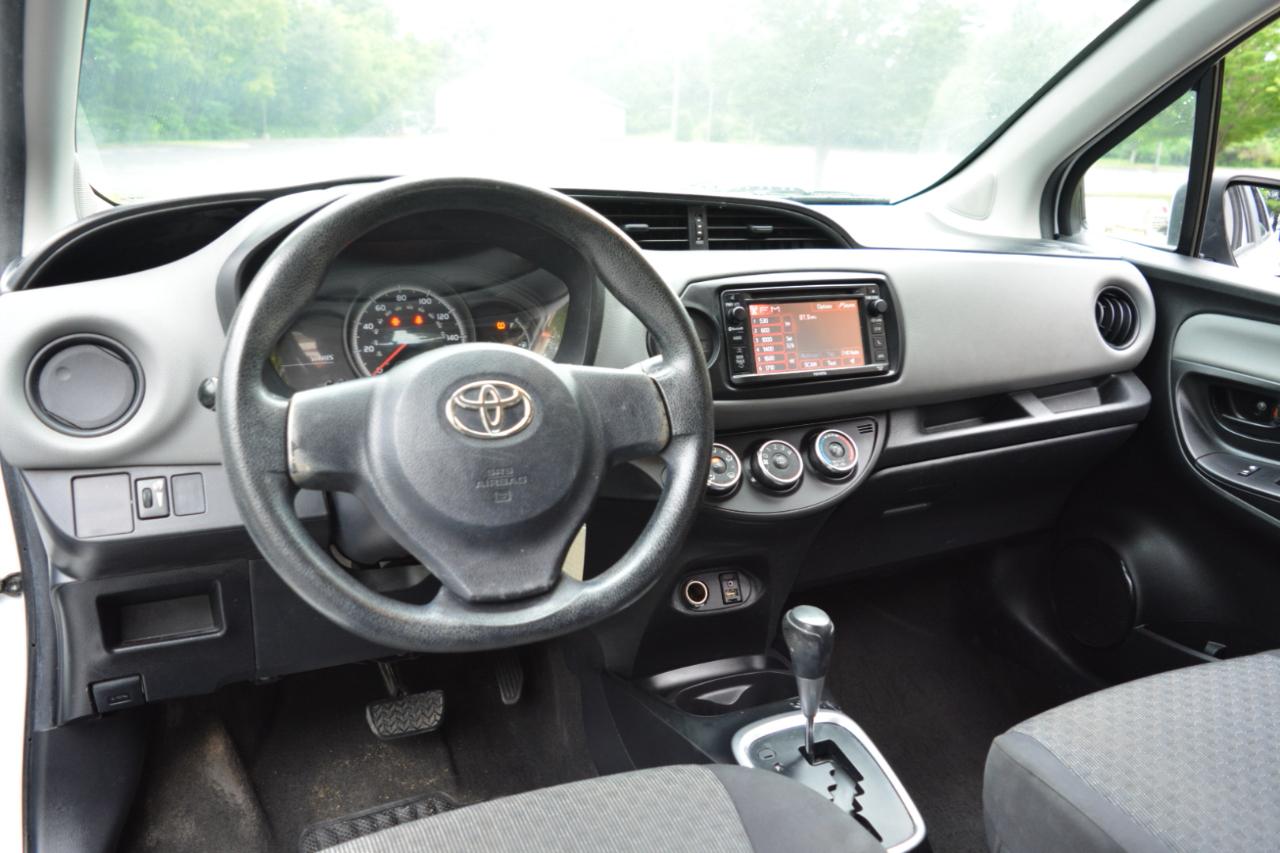 Toyota Yaris LE 5-Door AT 2016