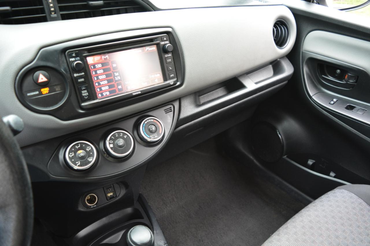 Toyota Yaris LE 5-Door AT 2016