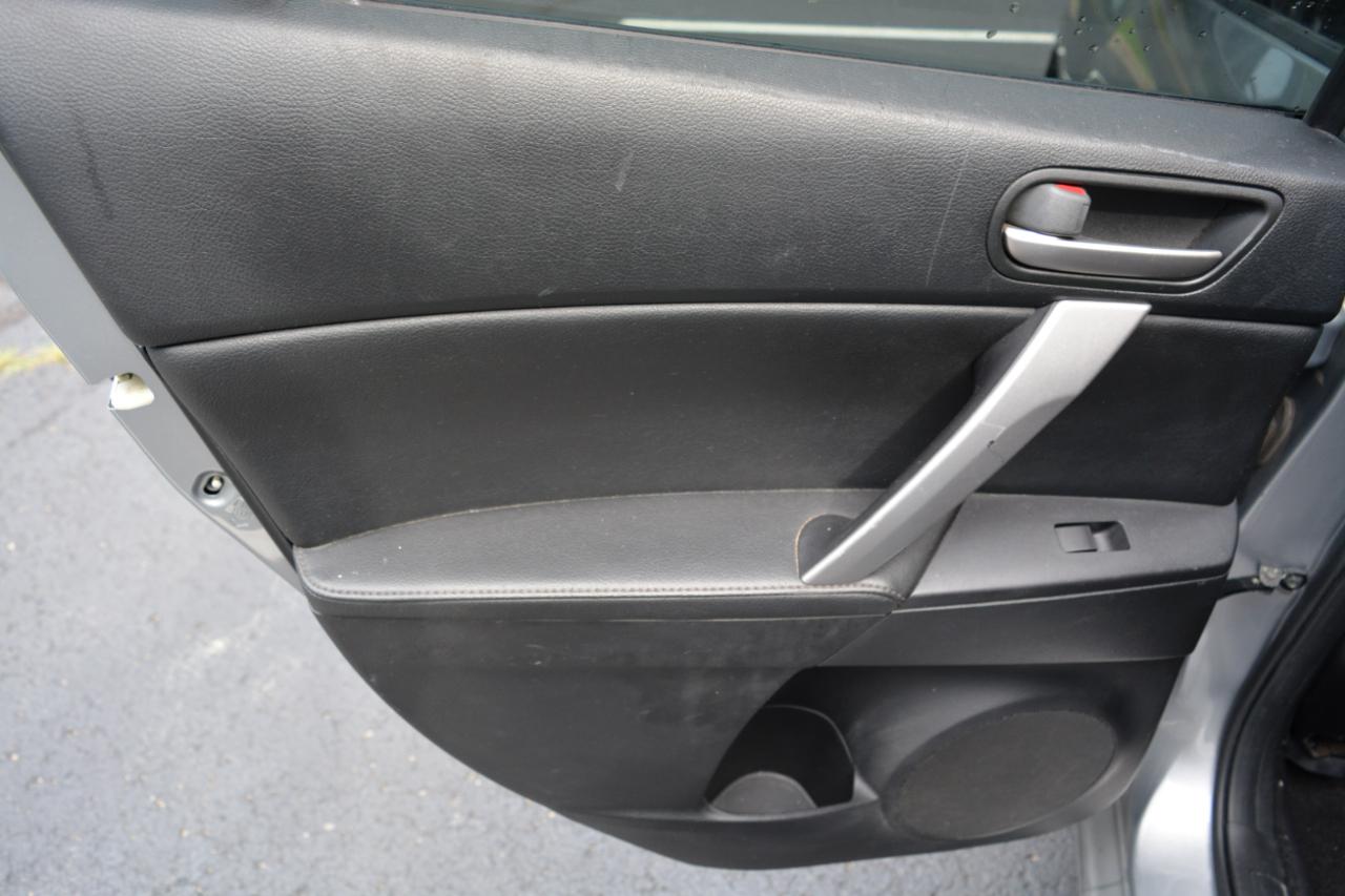 Mazda MAZDA3 I Grand Touring 4-Door 2012