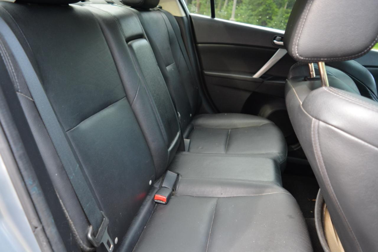 Mazda MAZDA3 I Grand Touring 4-Door 2012