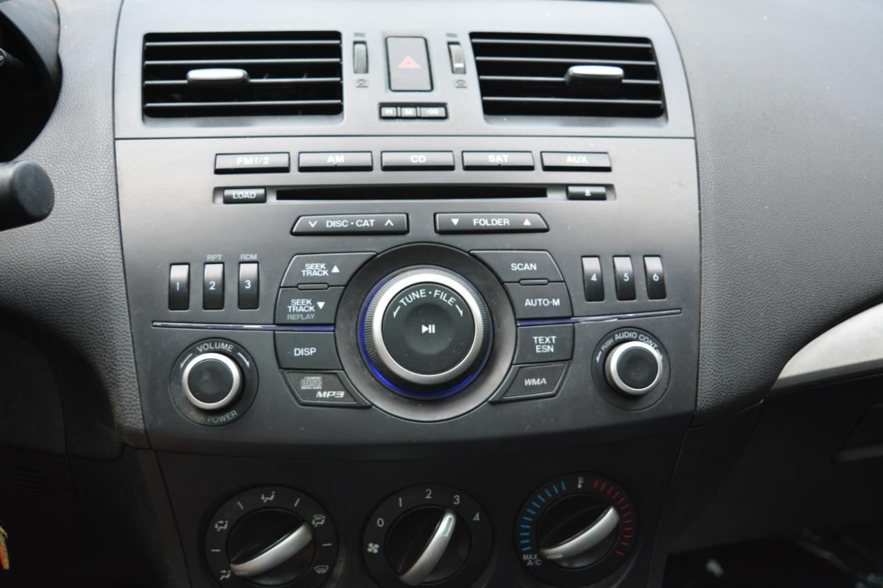 Mazda MAZDA3 I Grand Touring 4-Door 2012