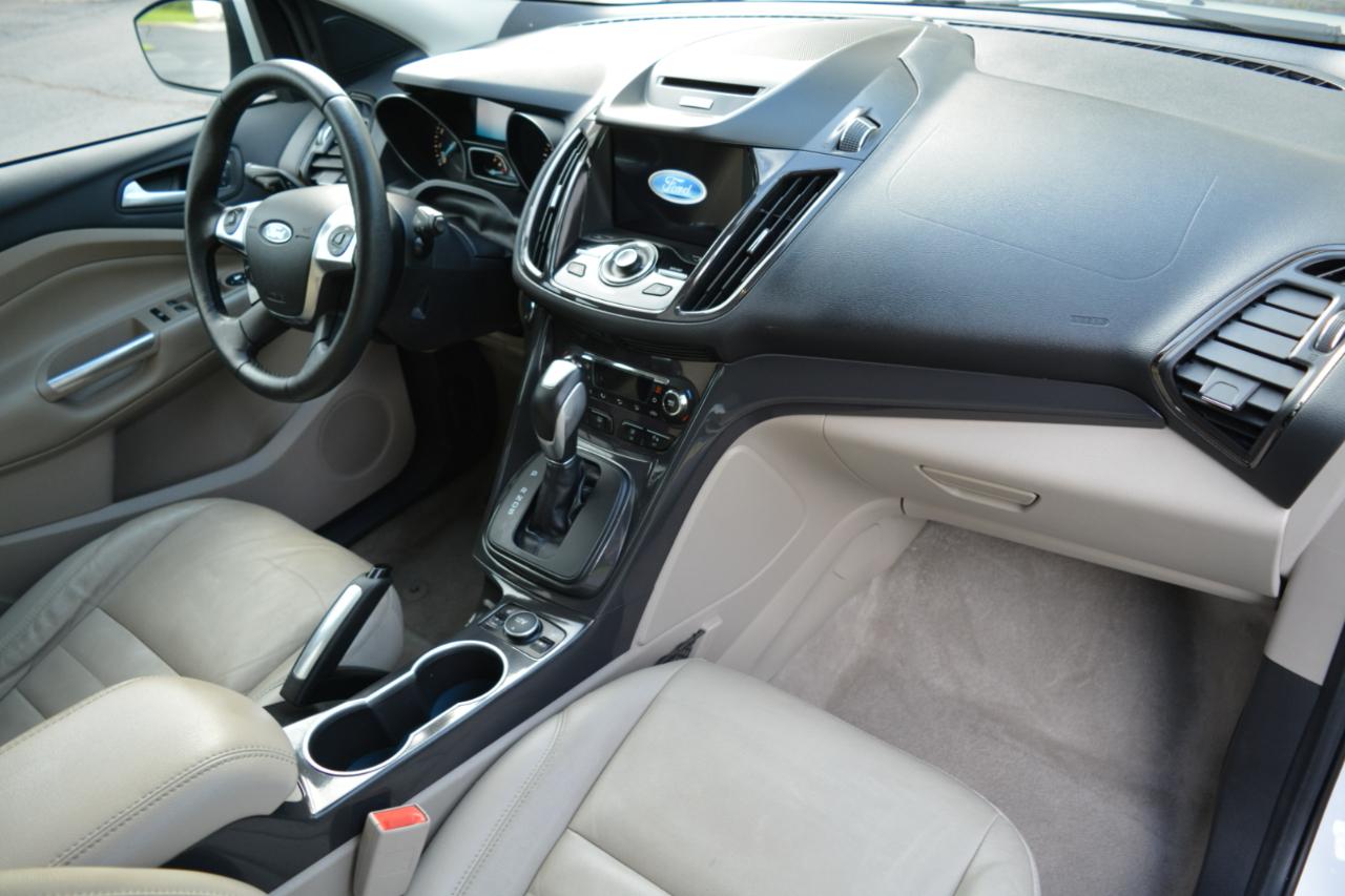 Ford Escape Titanium FWD 2016