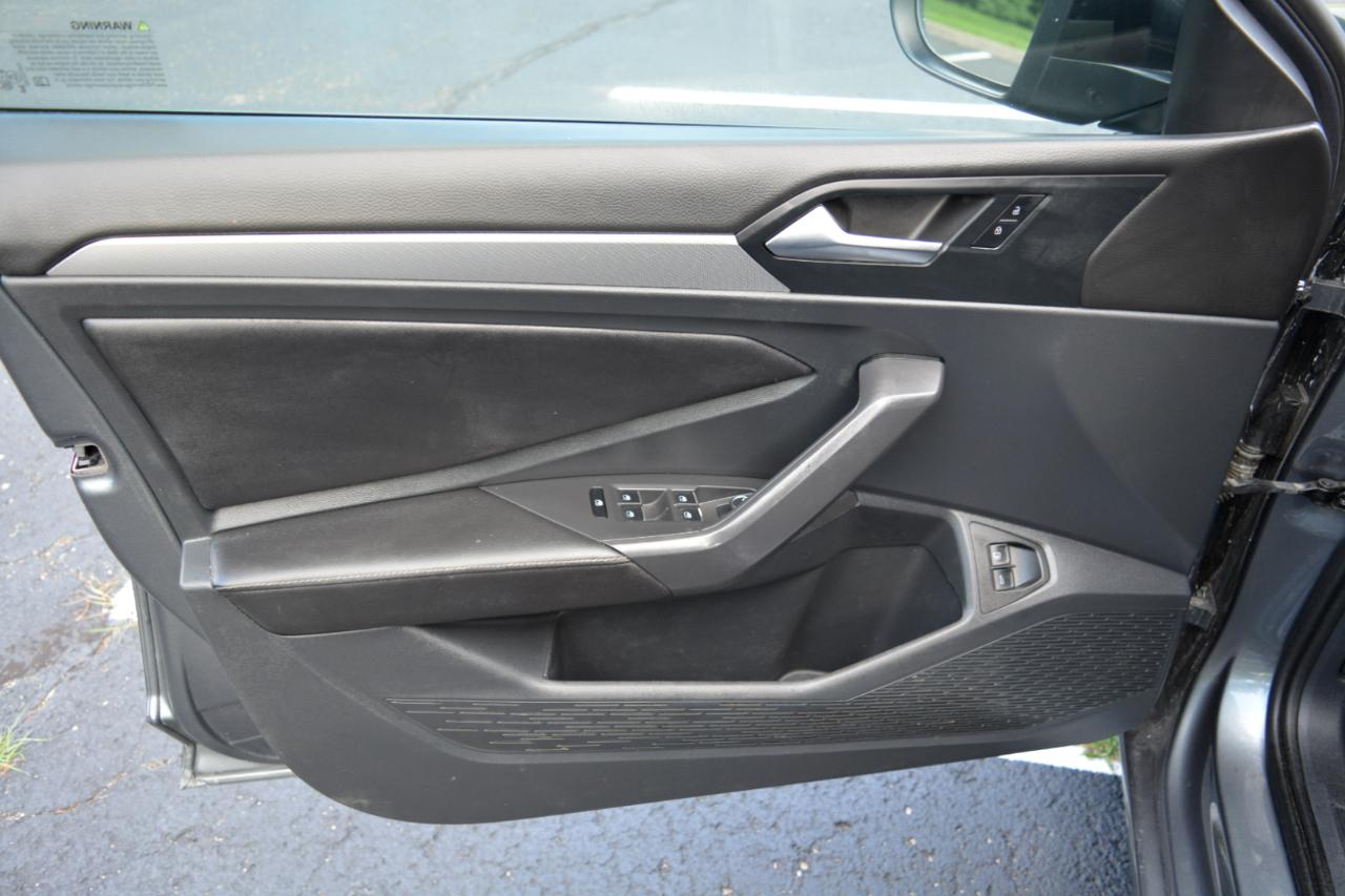 Volkswagen Jetta Sport 2023