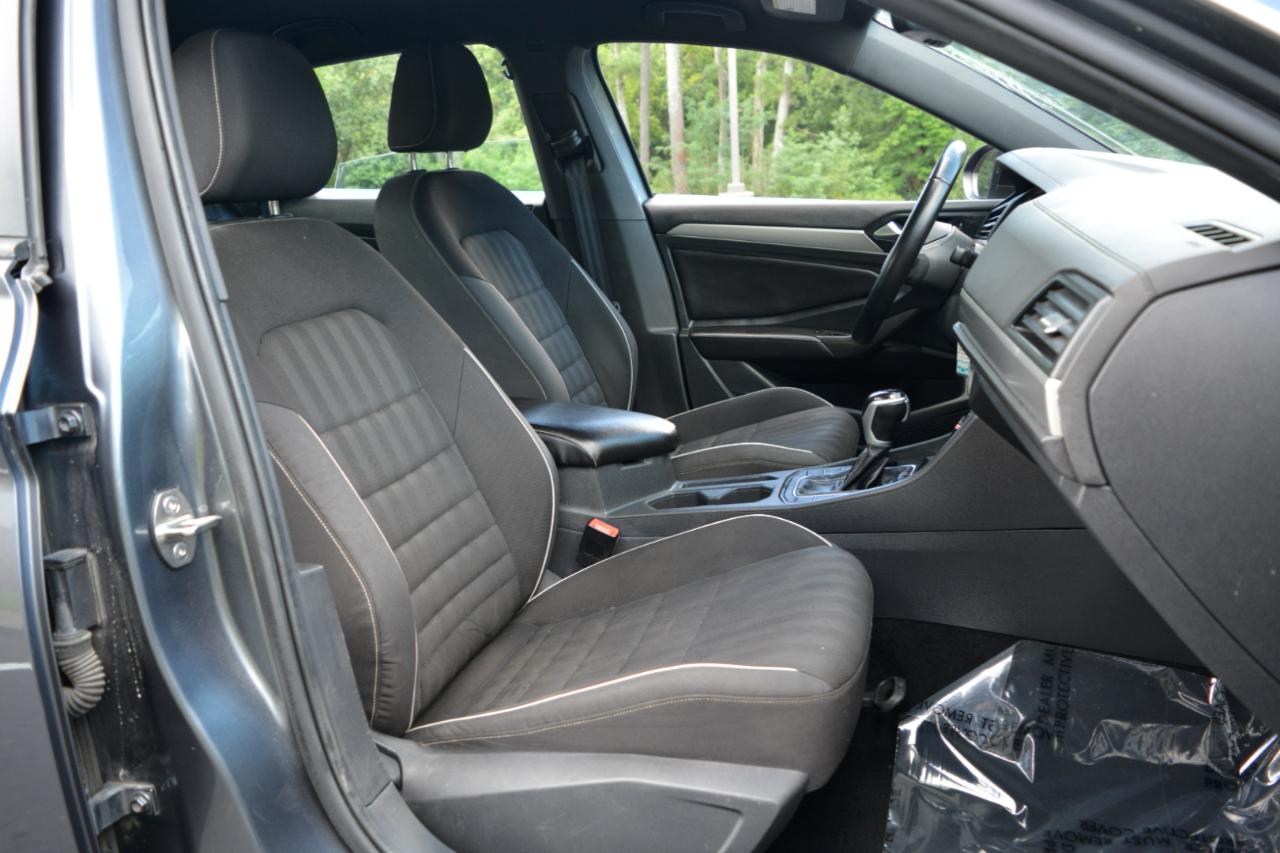 Volkswagen Jetta Sport 2023