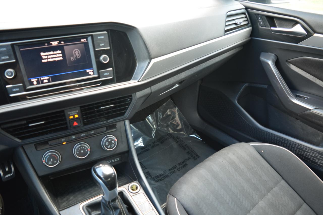 Volkswagen Jetta Sport 2023