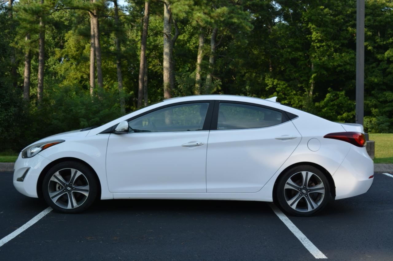 Hyundai Elantra SE 6AT 2015