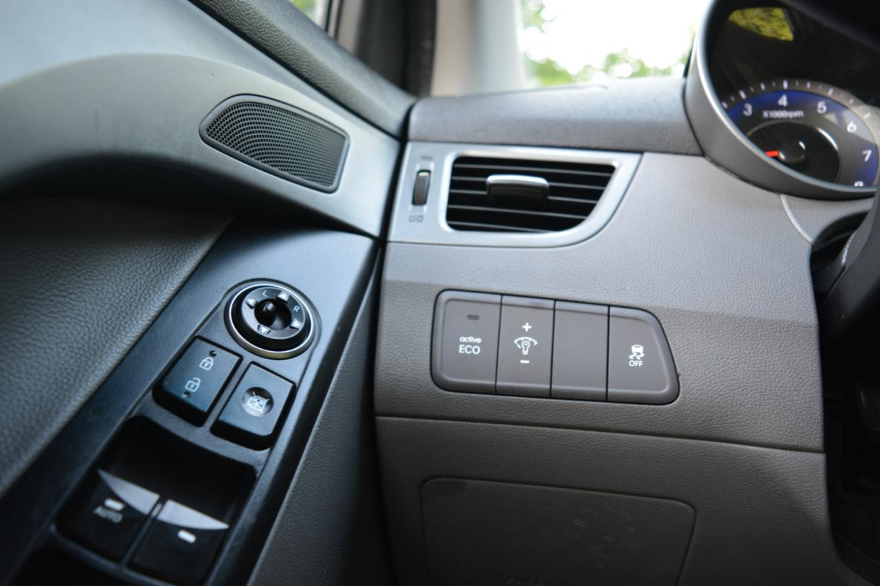 Hyundai Elantra SE 6AT 2015