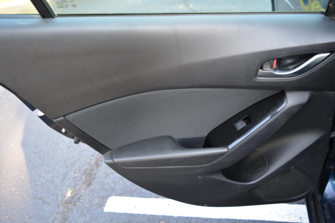 Mazda MAZDA3 i Sport AT 4-Door 2017