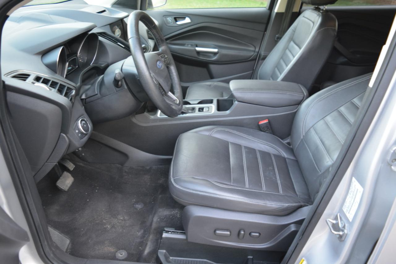 Ford Escape Titanium 4WD 2018