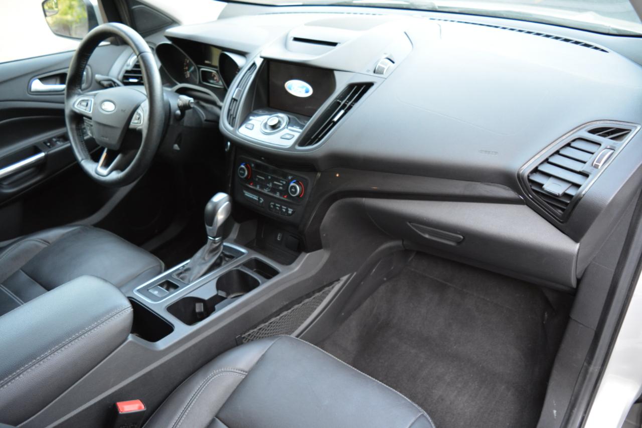 Ford Escape Titanium 4WD 2018
