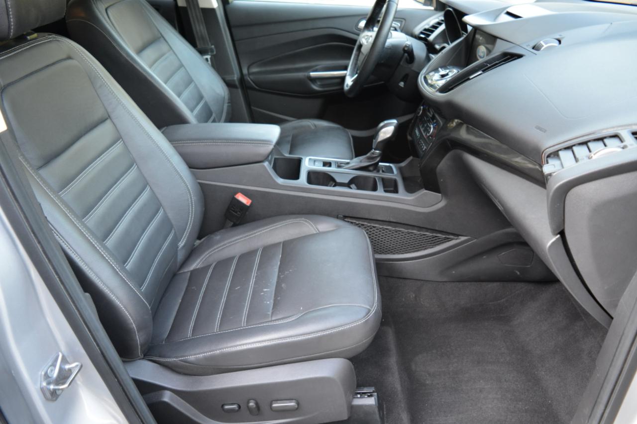Ford Escape Titanium 4WD 2018