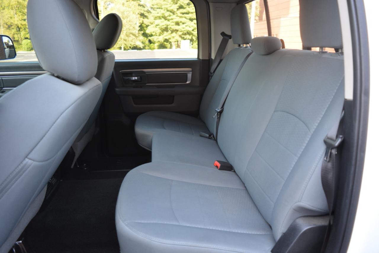 RAM 1500 SLT Crew Cab SWB 4WD 2015