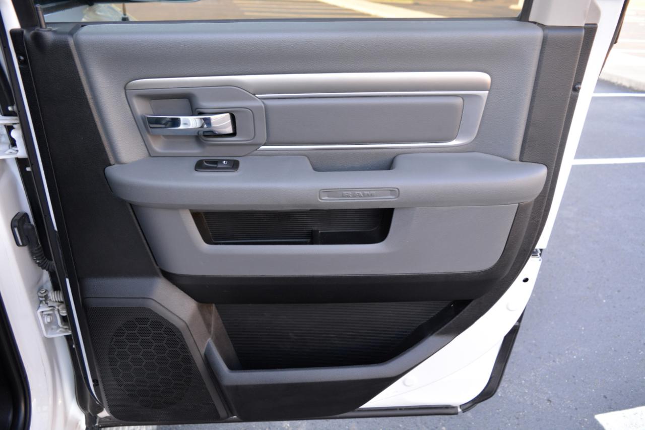 RAM 1500 SLT Crew Cab SWB 4WD 2015