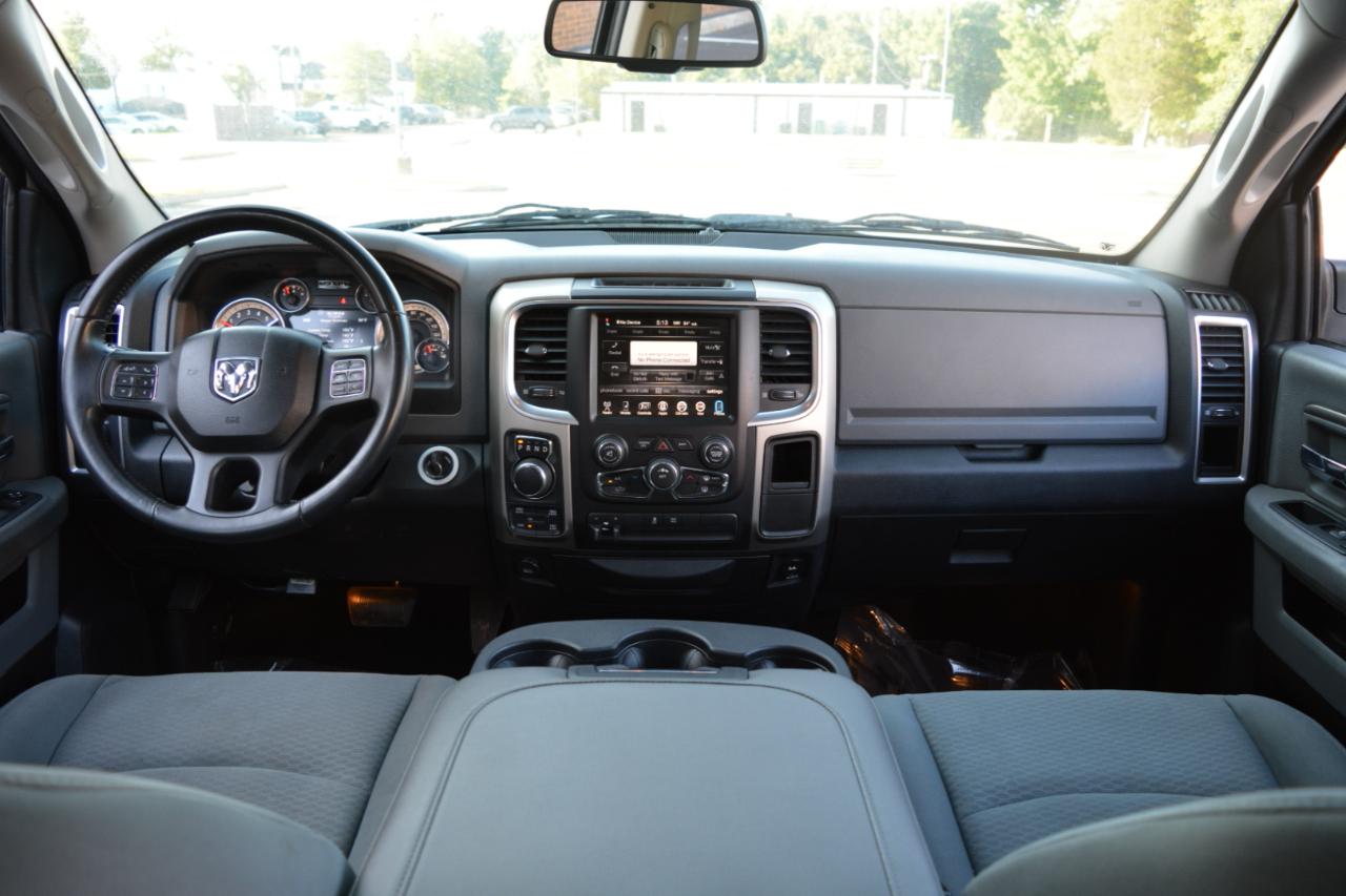RAM 1500 SLT Crew Cab SWB 4WD 2015
