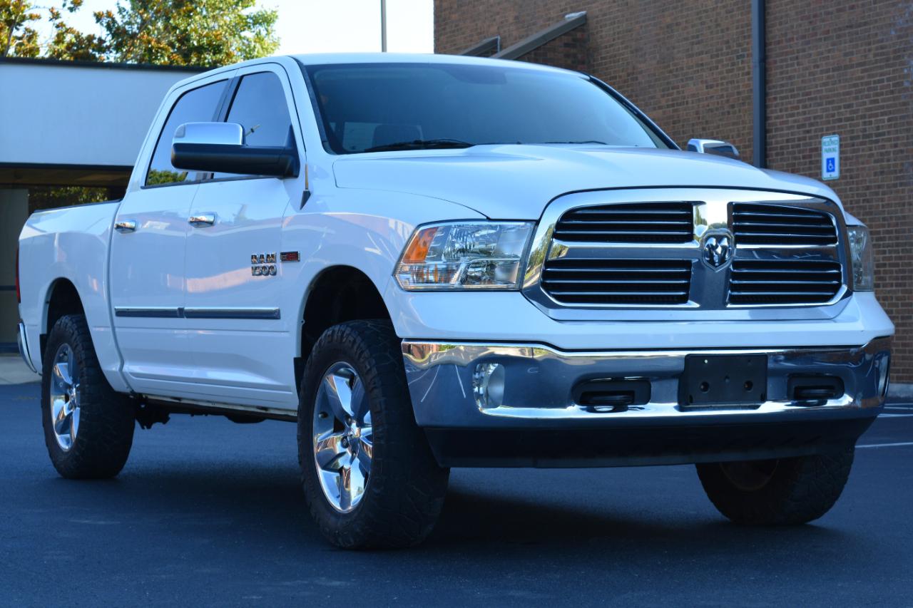 RAM 1500 SLT Crew Cab SWB 4WD 2015