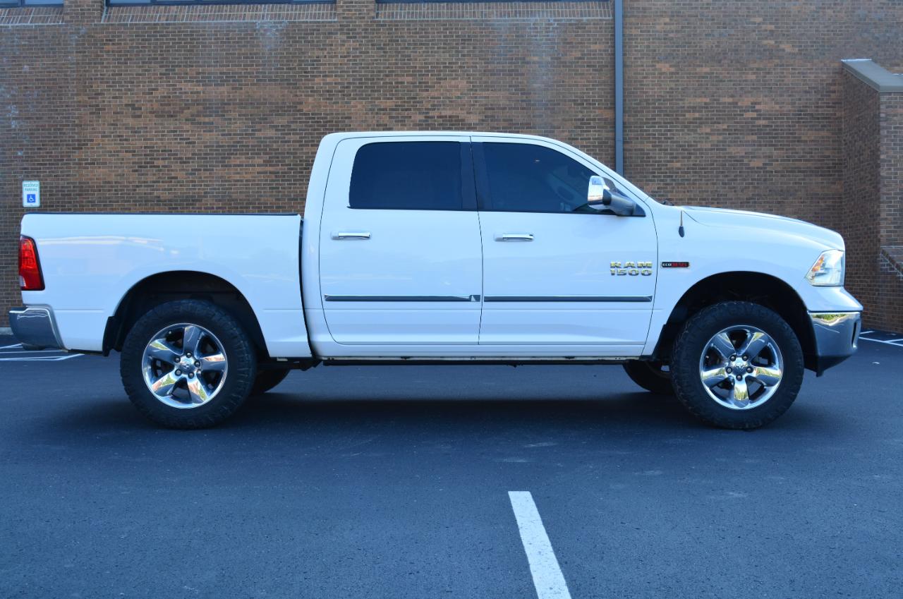 RAM 1500 SLT Crew Cab SWB 4WD 2015