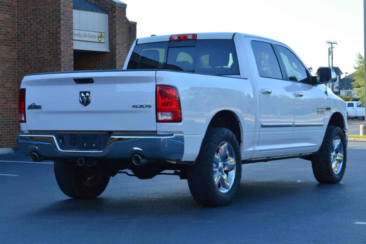 RAM 1500 SLT Crew Cab SWB 4WD 2015