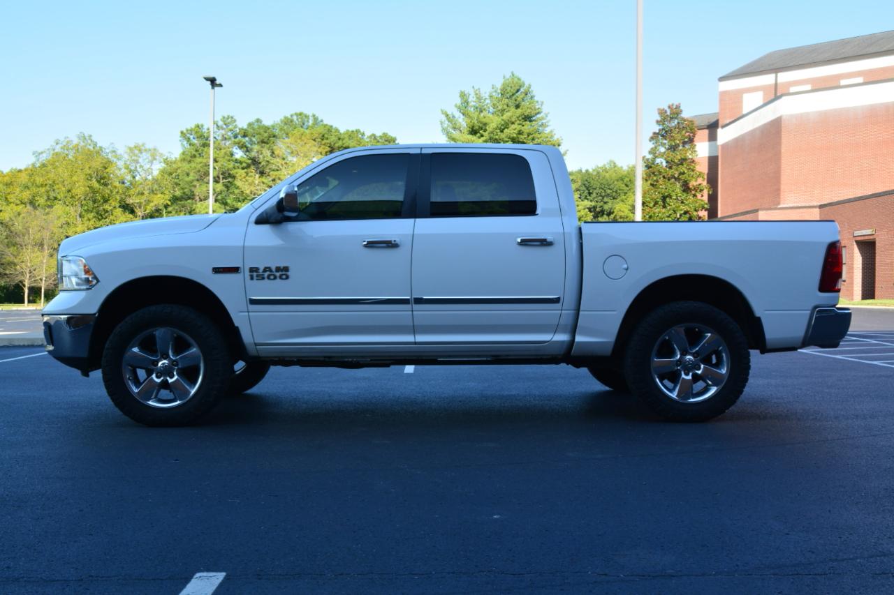 RAM 1500 SLT Crew Cab SWB 4WD 2015