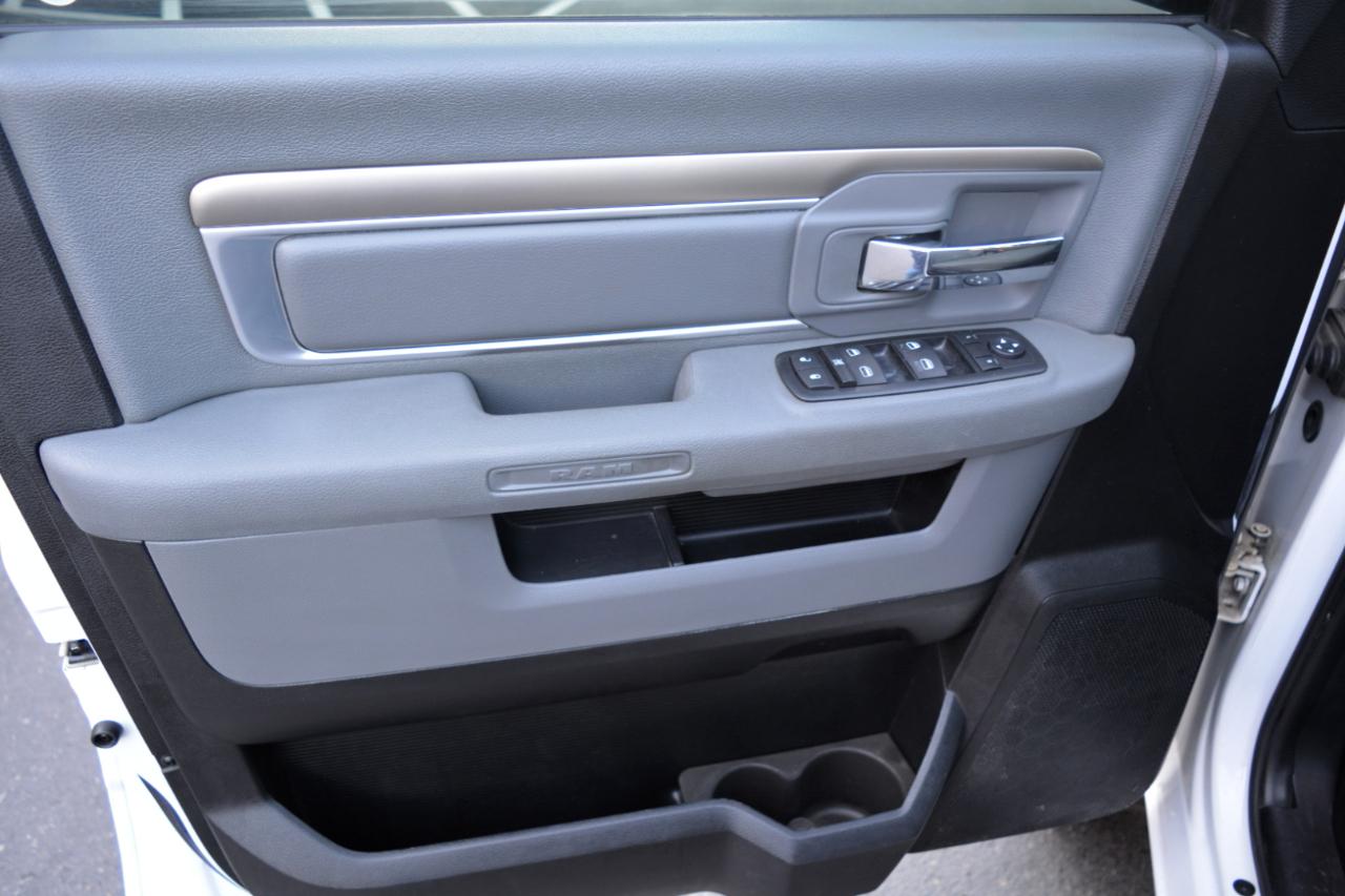 RAM 1500 SLT Crew Cab SWB 4WD 2015