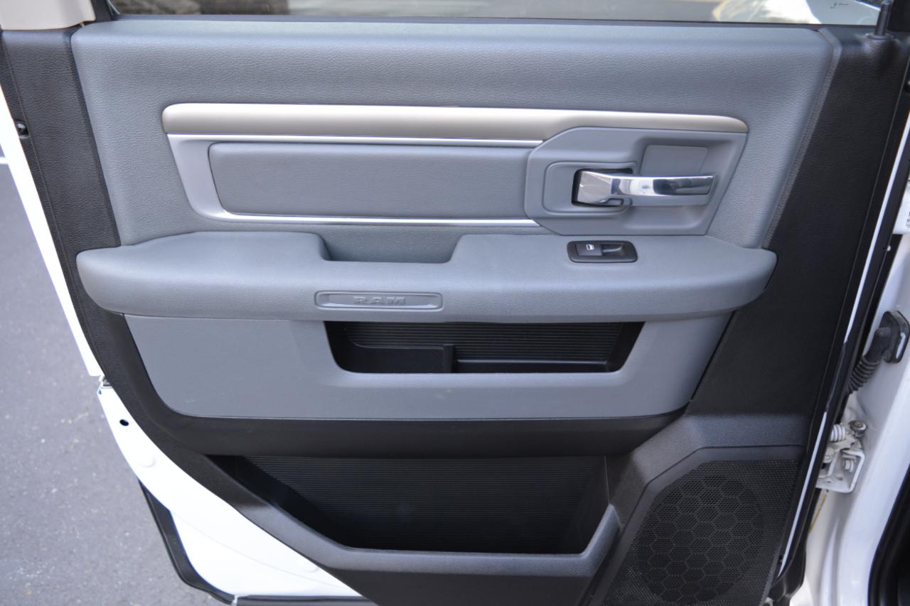 RAM 1500 SLT Crew Cab SWB 4WD 2015