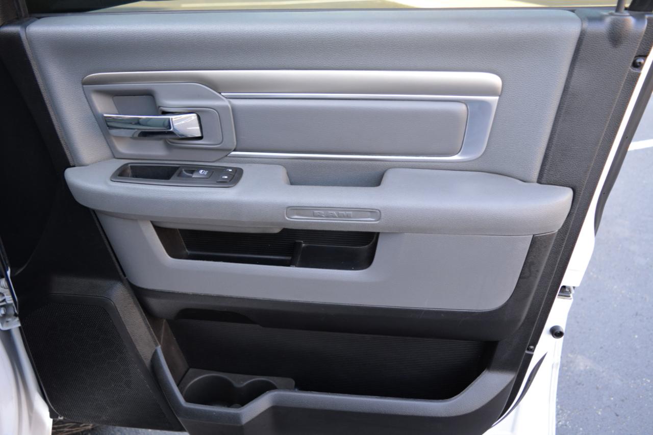 RAM 1500 SLT Crew Cab SWB 4WD 2015