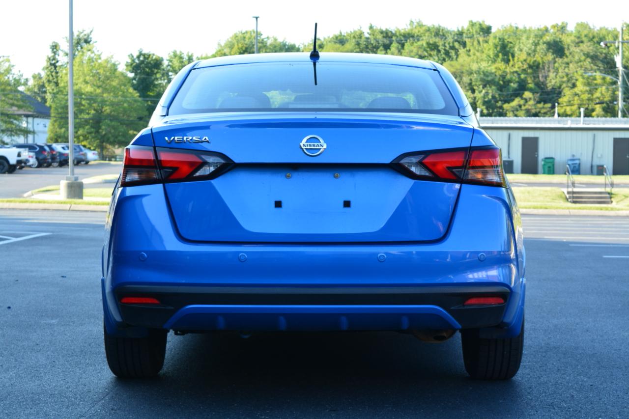 Nissan Versa S 5MT 2020