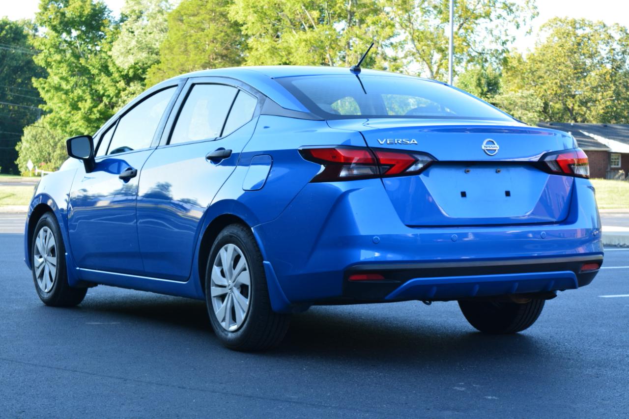 Nissan Versa S 5MT 2020