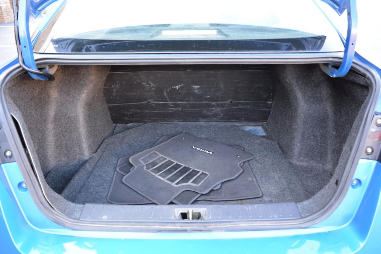 Nissan Versa S 5MT 2020