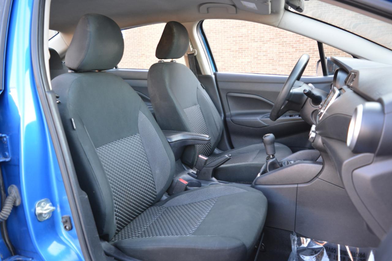 Nissan Versa S 5MT 2020