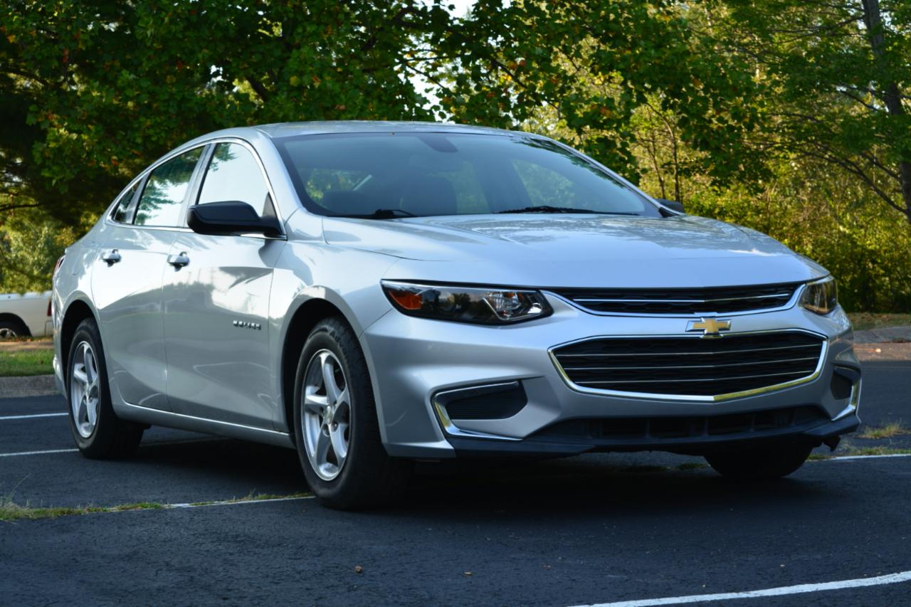 Chevrolet MALIBU LS Base 2017