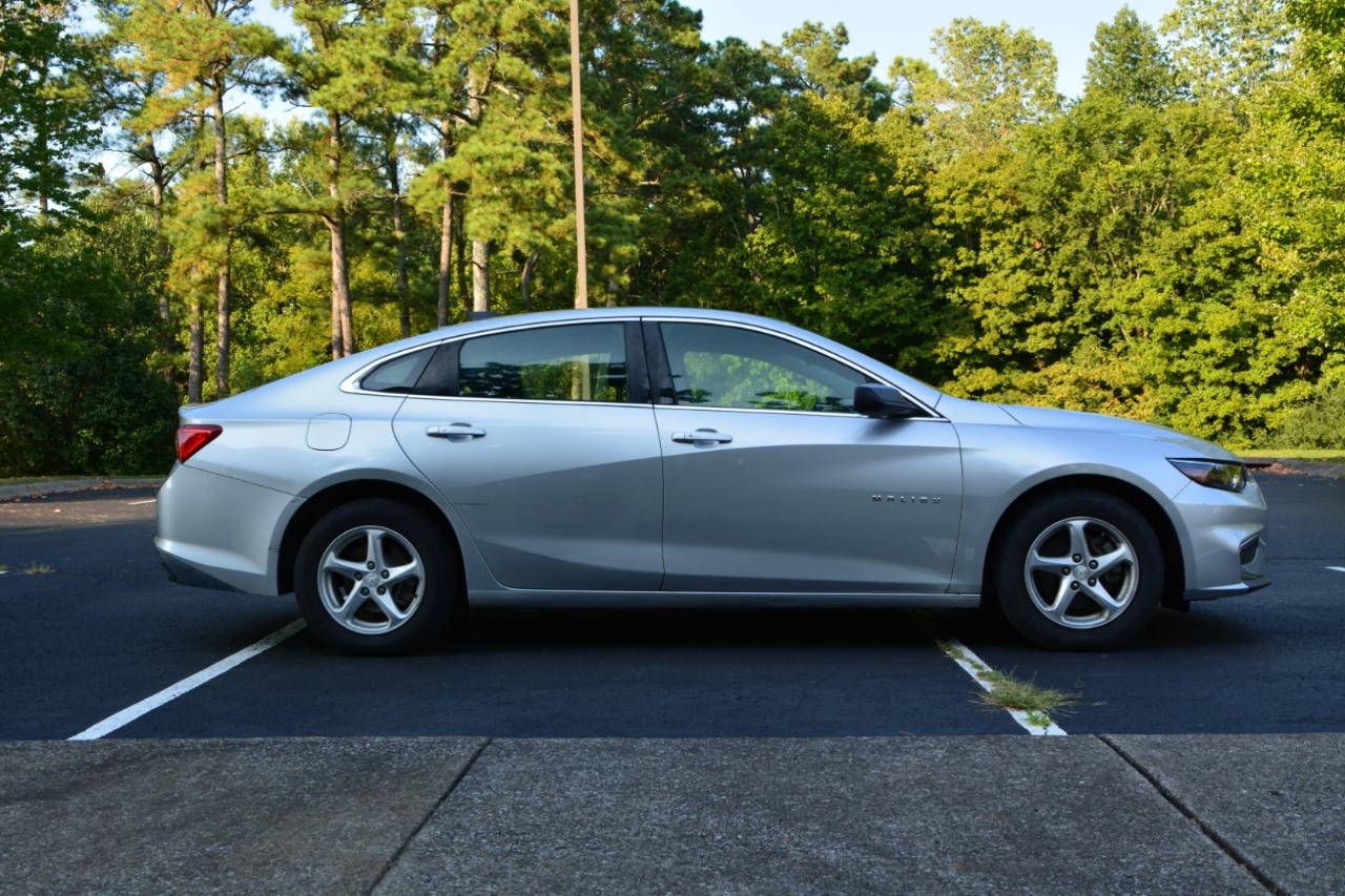 Chevrolet MALIBU LS Base 2017