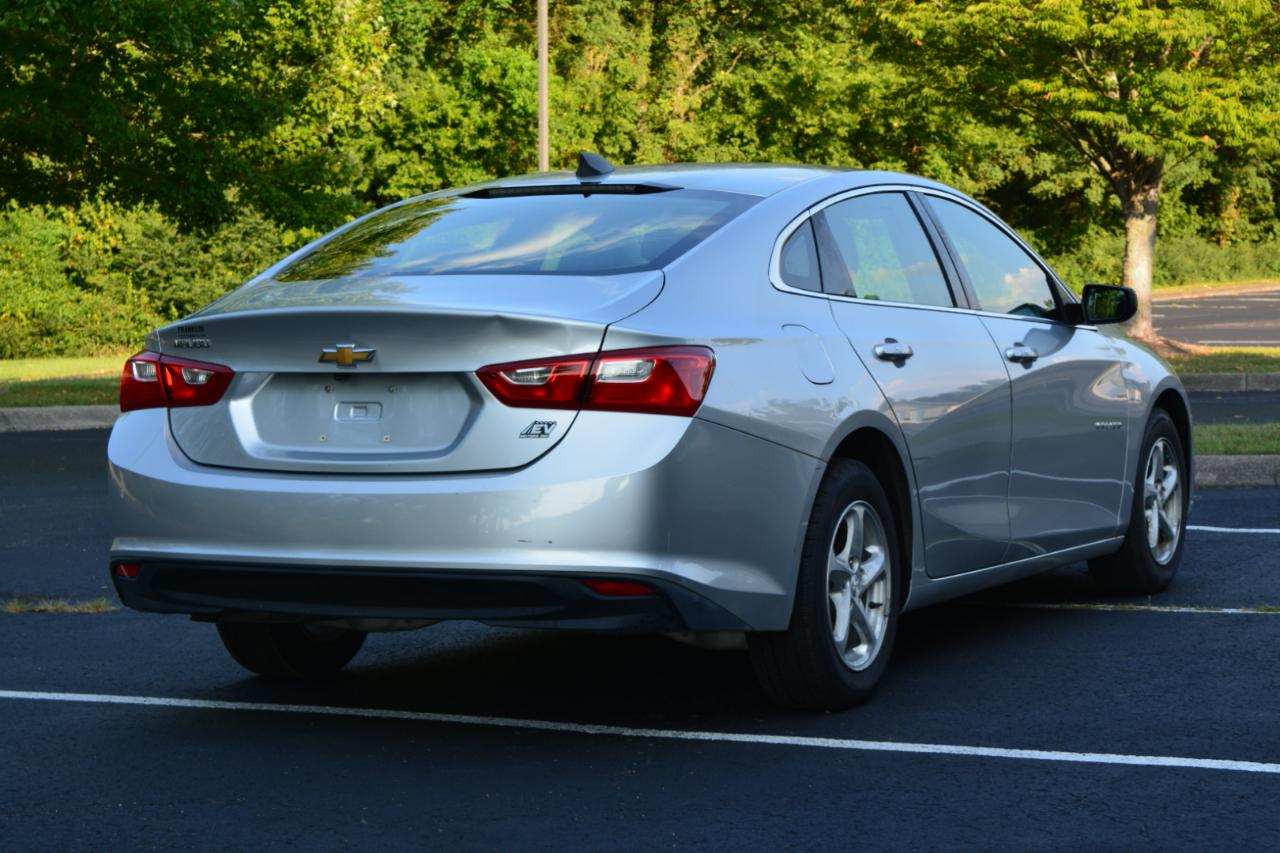 Chevrolet MALIBU LS Base 2017