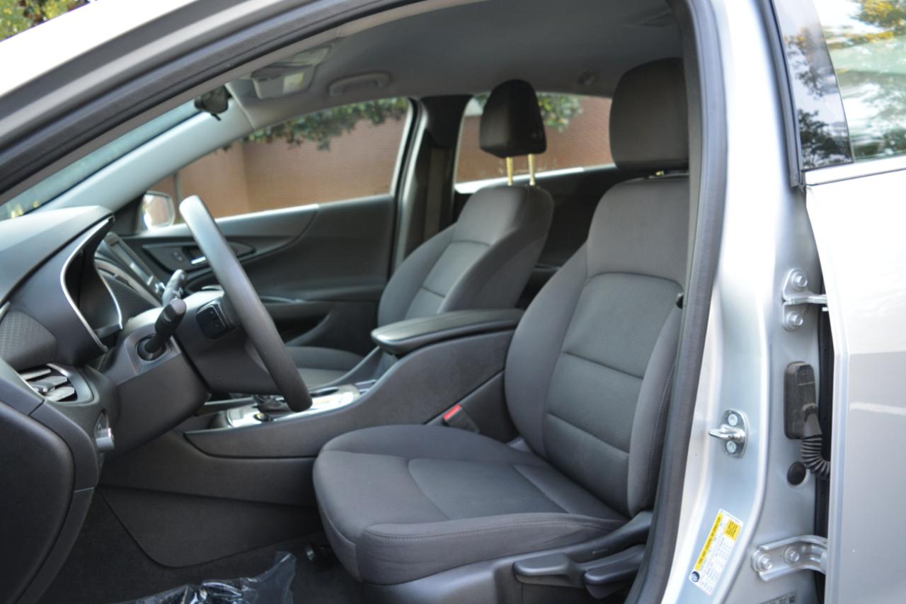 Chevrolet MALIBU LS Base 2017
