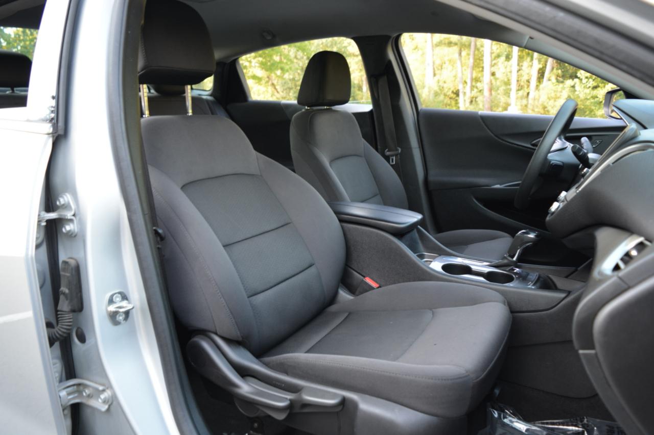 Chevrolet MALIBU LS Base 2017