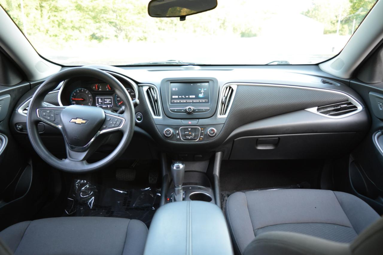 Chevrolet MALIBU LS Base 2017