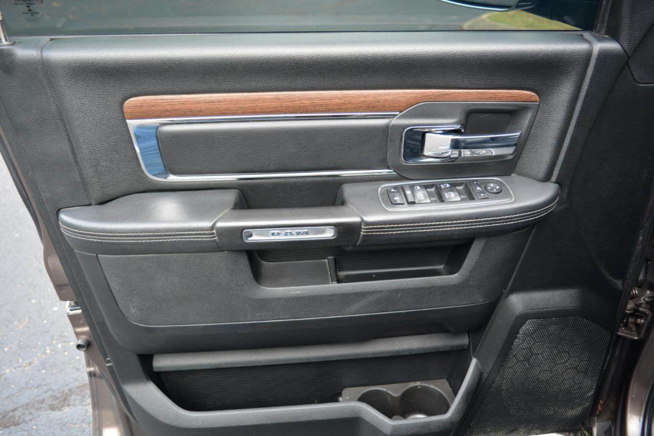 RAM 1500 Laramie Crew Cab SWB 4WD 2018