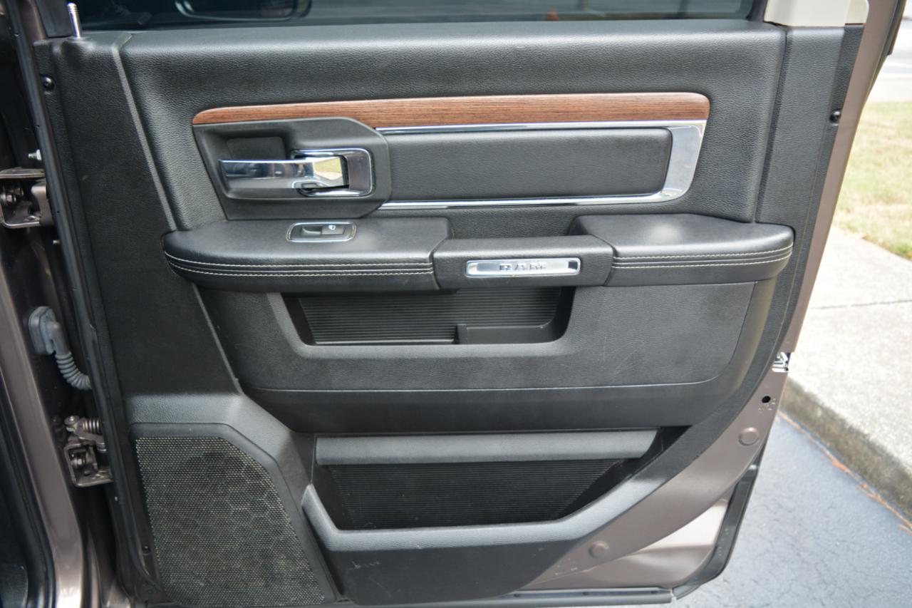 RAM 1500 Laramie Crew Cab SWB 4WD 2018