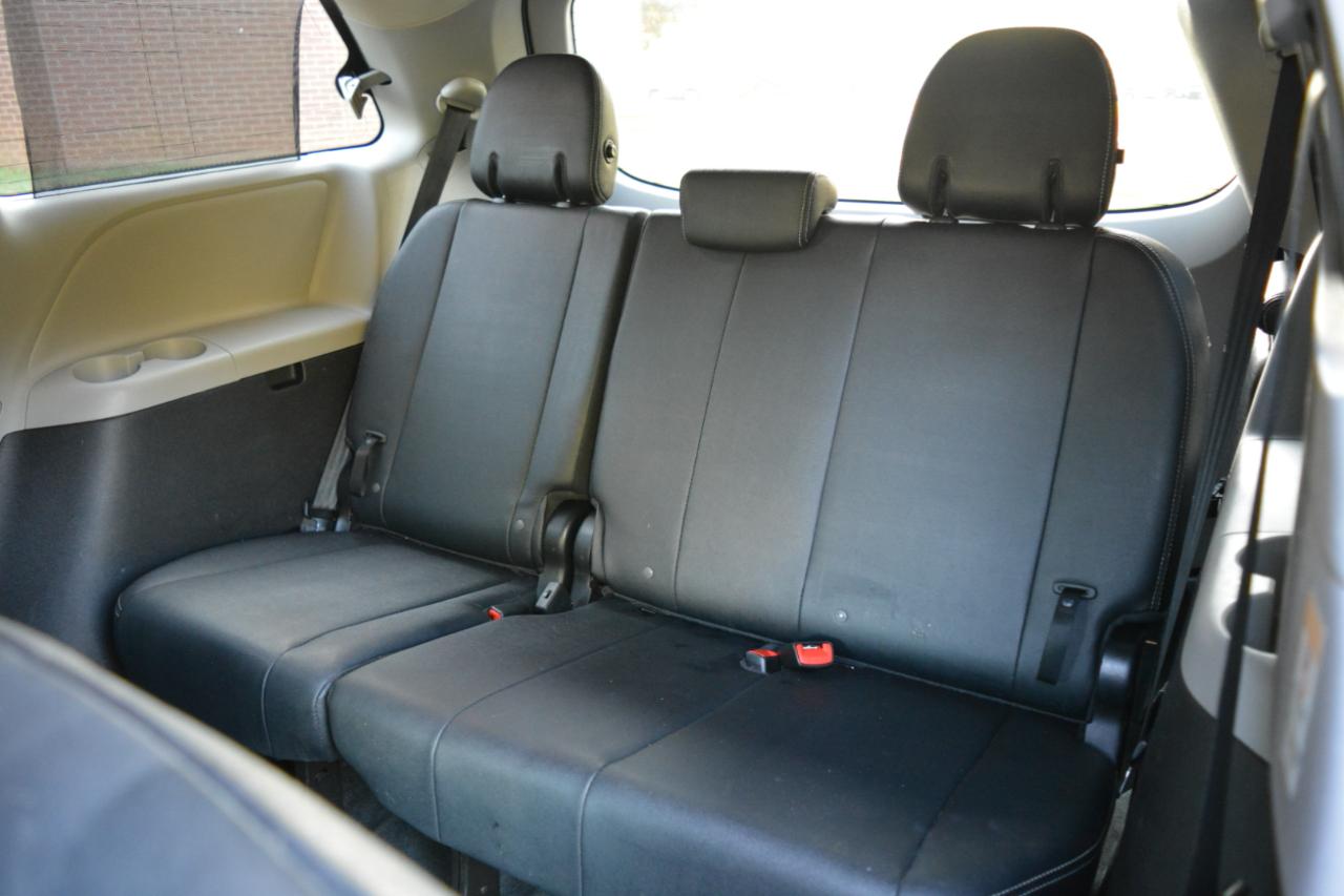 Toyota Sienna SE FWD 8-Passenger V6 2015