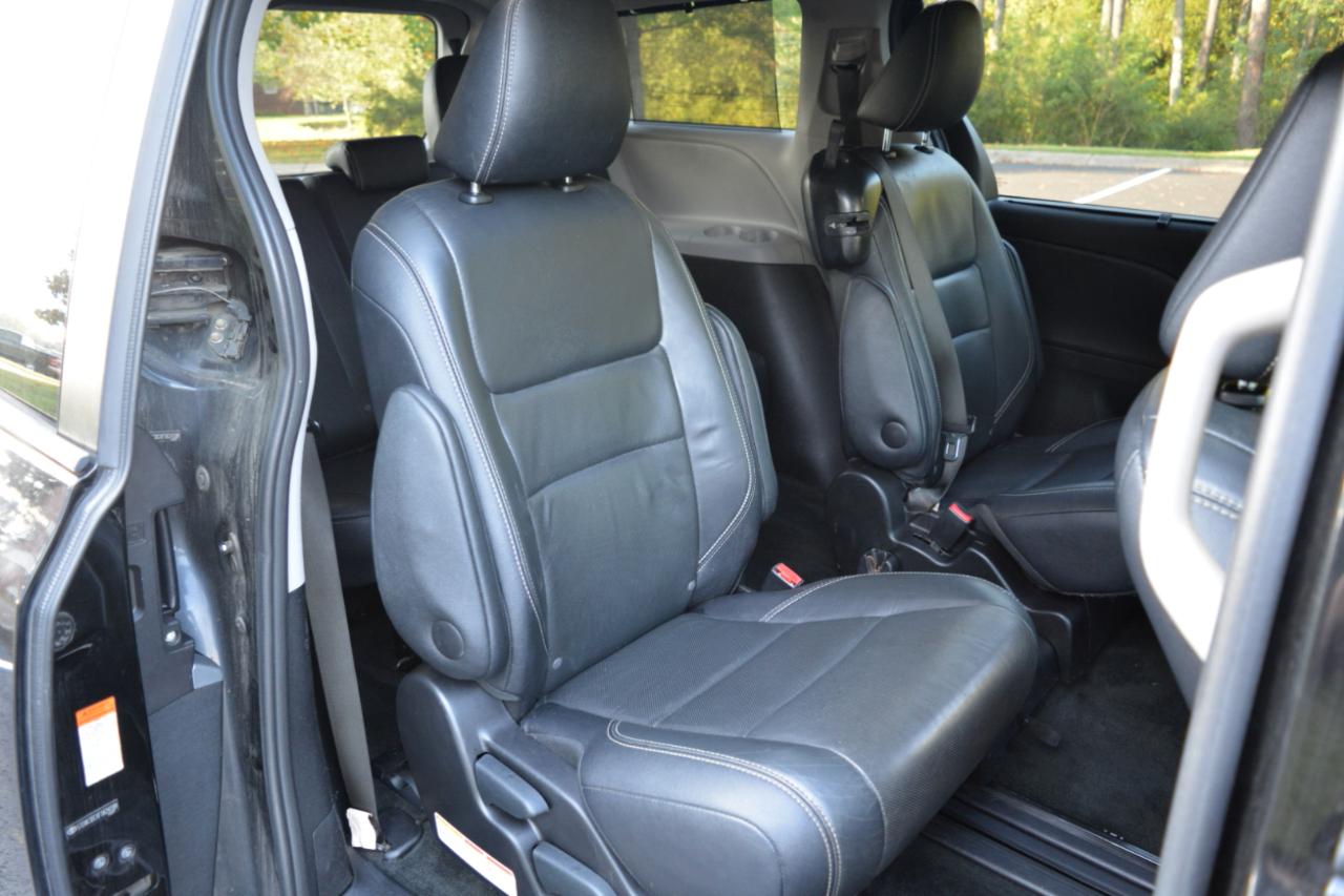 Toyota Sienna SE FWD 8-Passenger V6 2015
