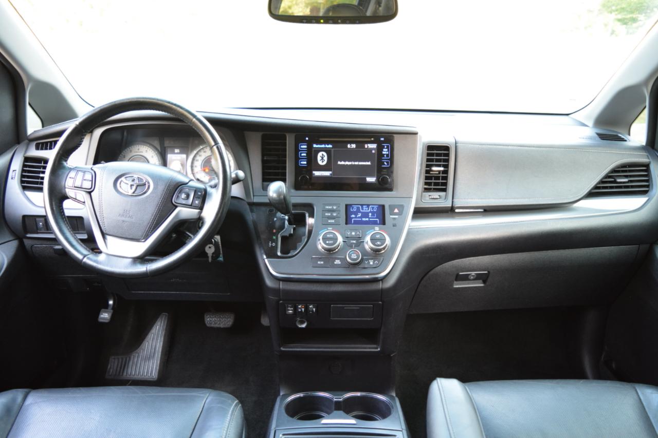 Toyota Sienna SE FWD 8-Passenger V6 2015