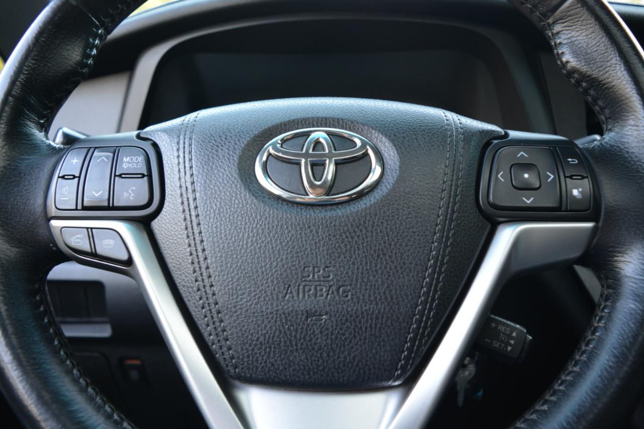 Toyota Sienna SE FWD 8-Passenger V6 2015