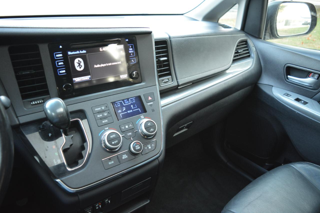 Toyota Sienna SE FWD 8-Passenger V6 2015