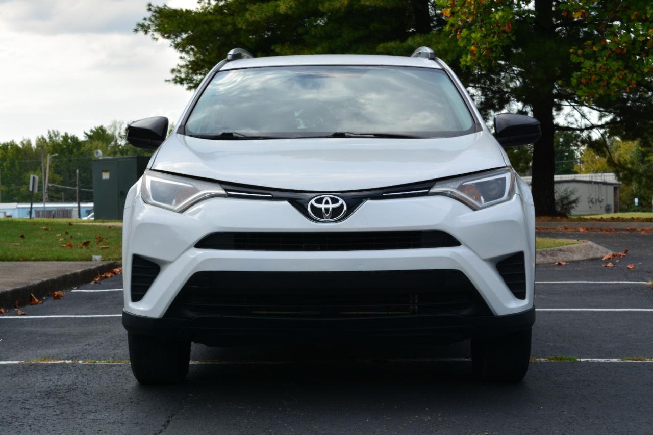Toyota RAV4 LE FWD 2016