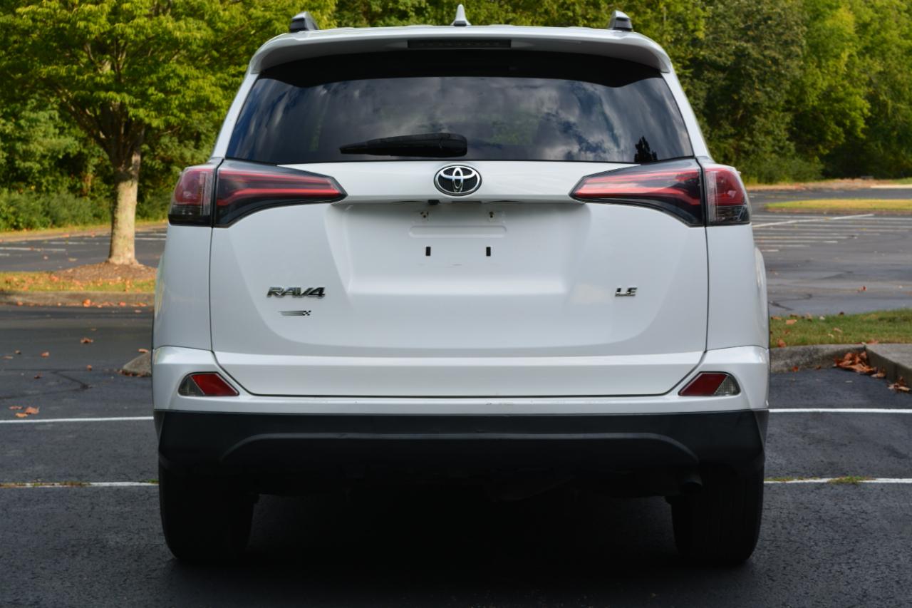 Toyota RAV4 LE FWD 2016