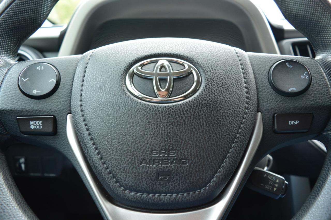 Toyota RAV4 LE FWD 2016