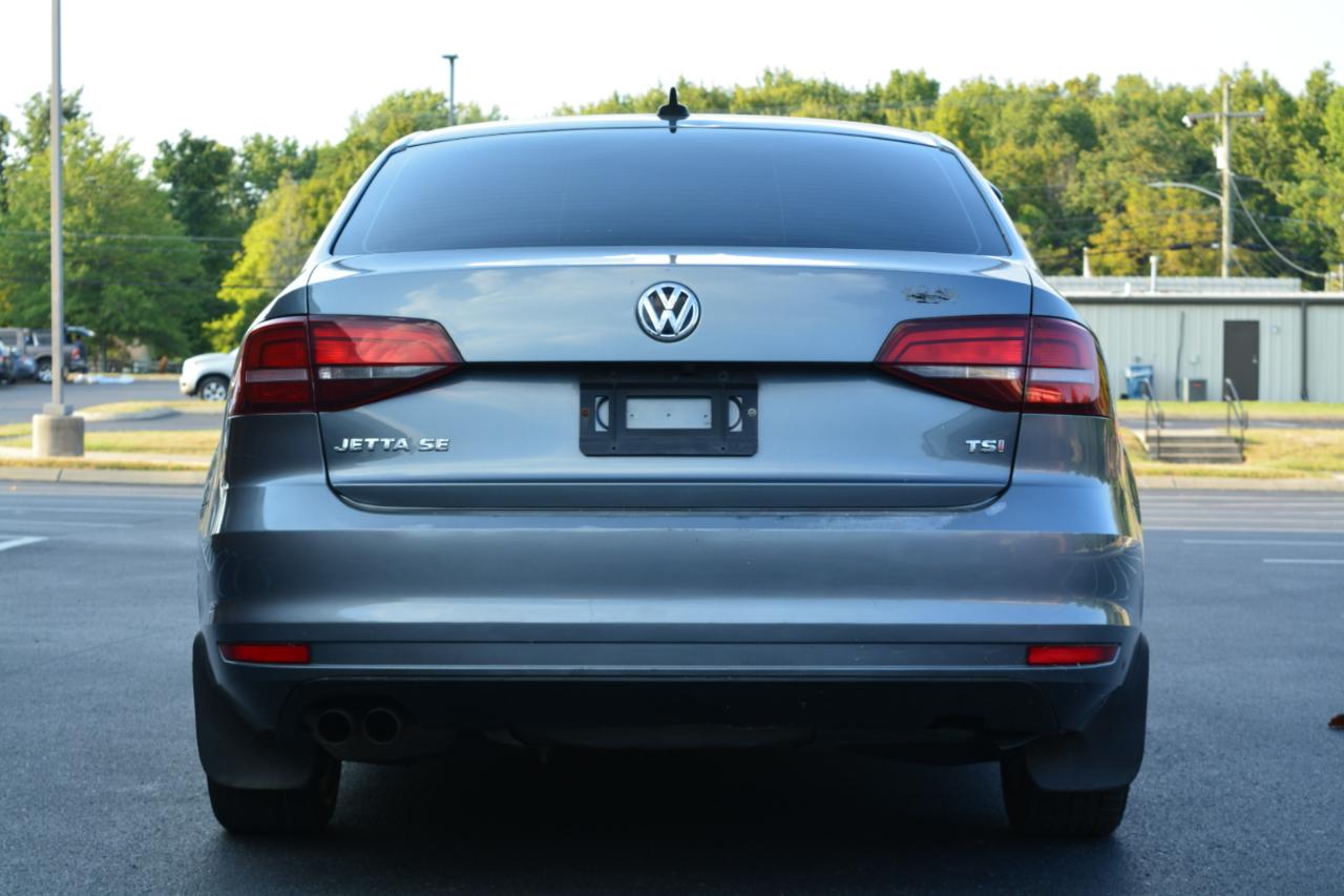 Volkswagen Jetta SE 6A 2016