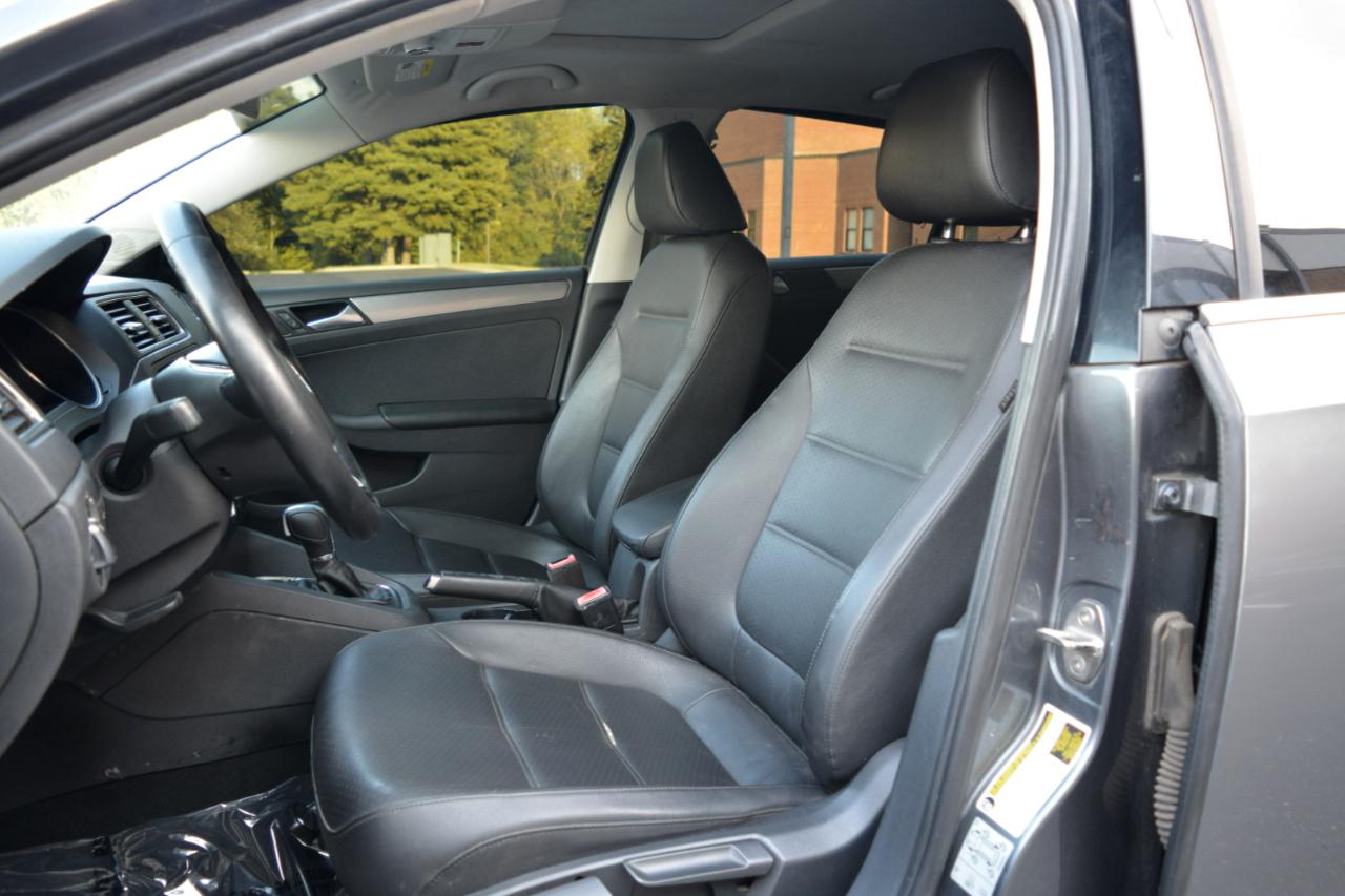 Volkswagen Jetta SE 6A 2016